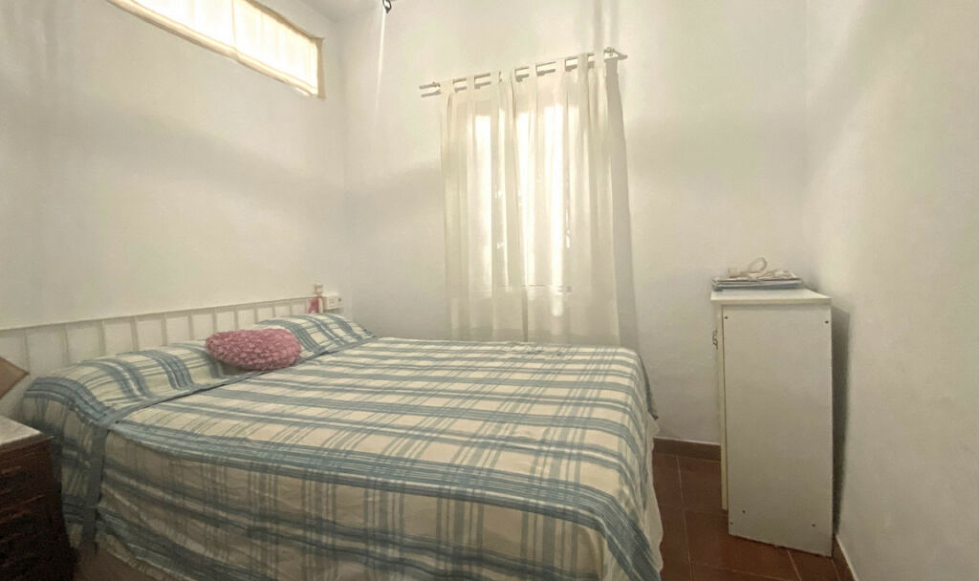 Resale - House -
Estepona