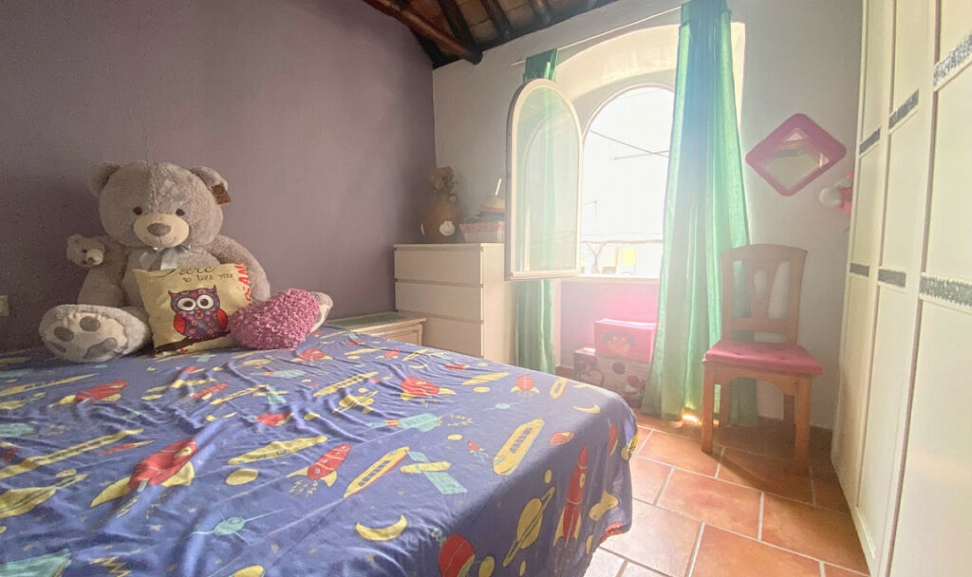 Resale - House -
Estepona