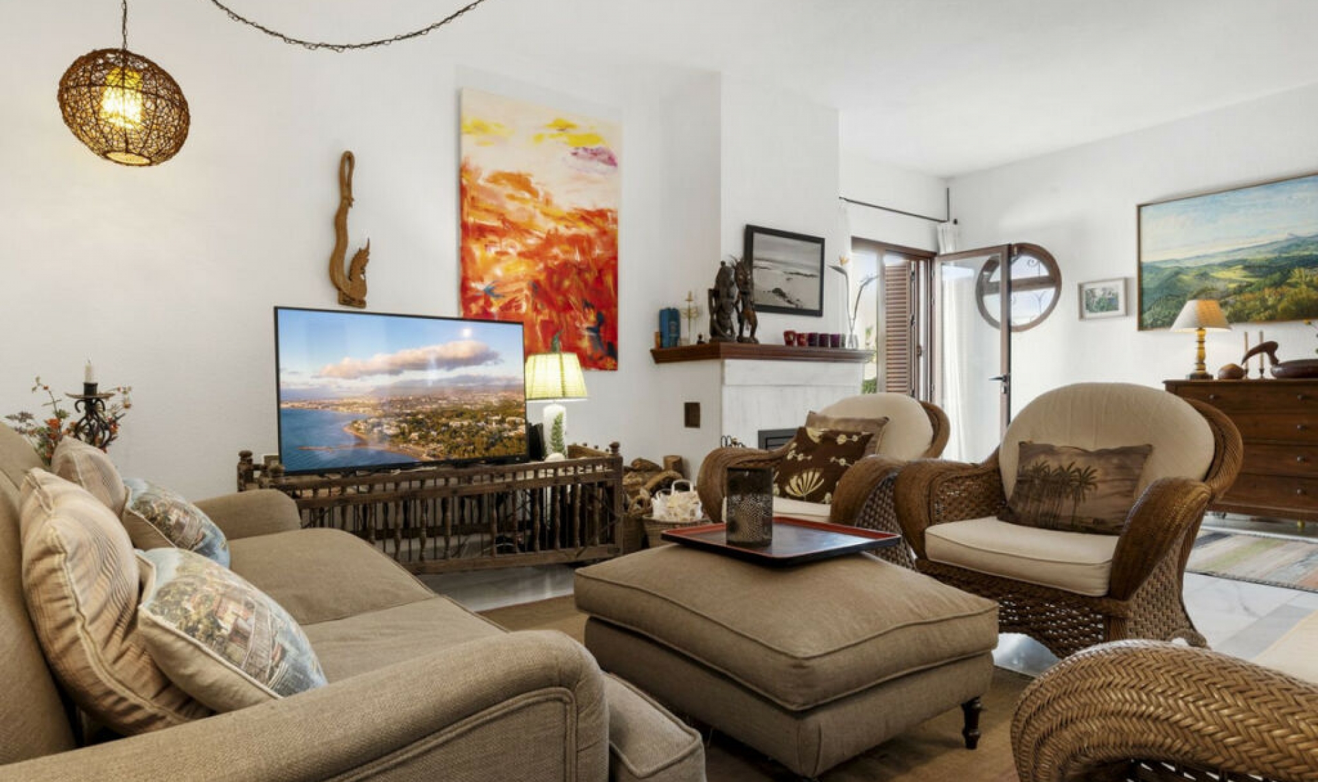 Resale - House -
Estepona