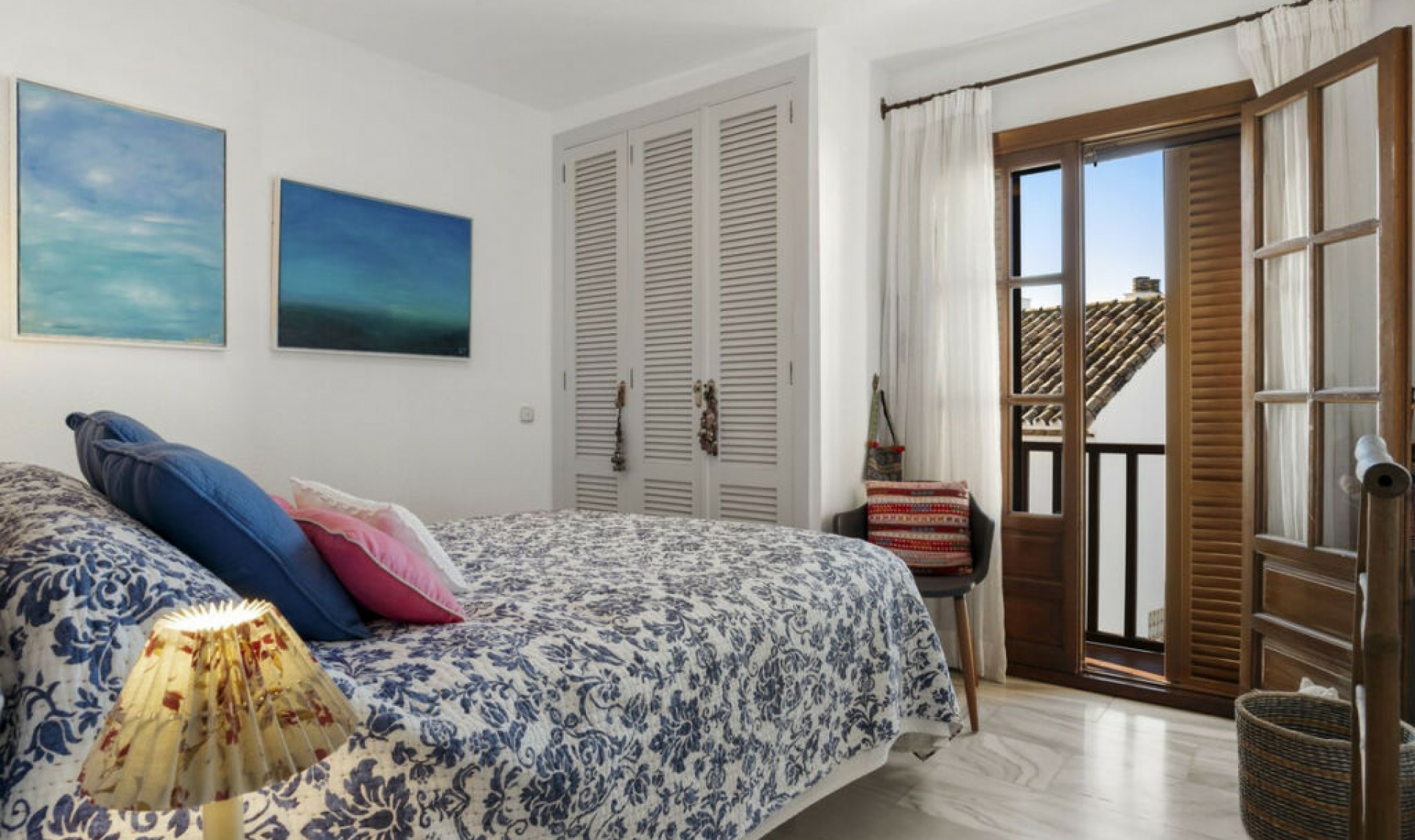 Resale - House -
Estepona