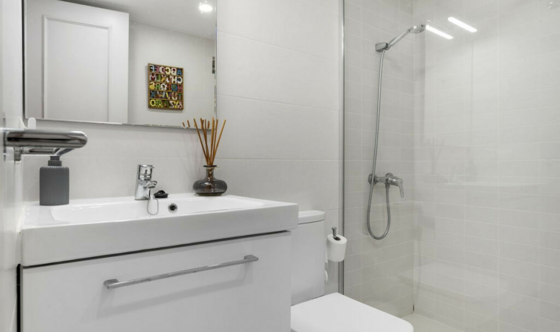 Resale - House -
Estepona