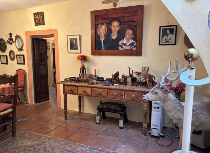 Resale - House -
Estepona