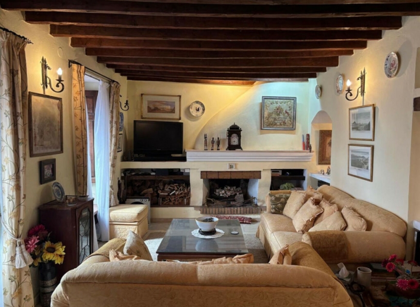 Resale - House -
Estepona