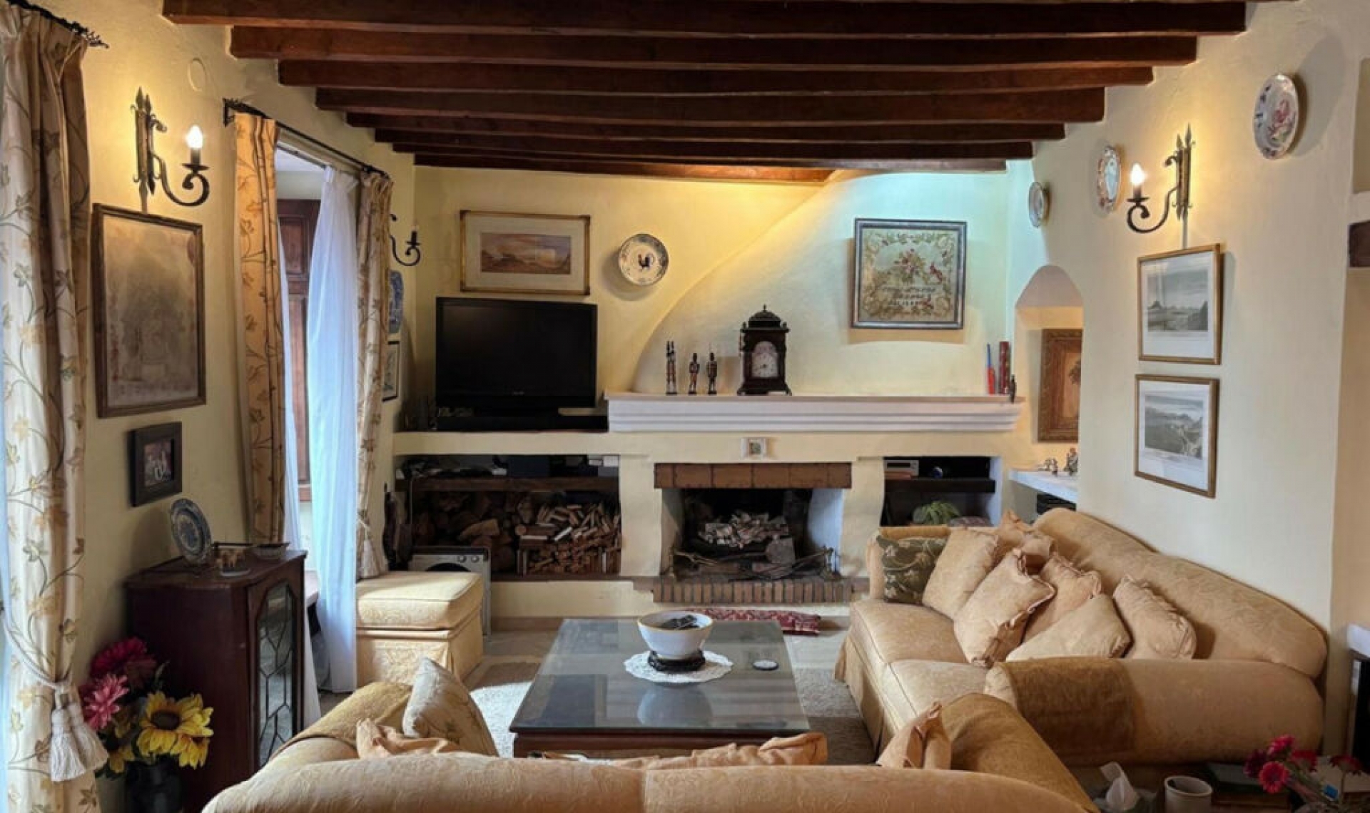 Resale - House -
Estepona
