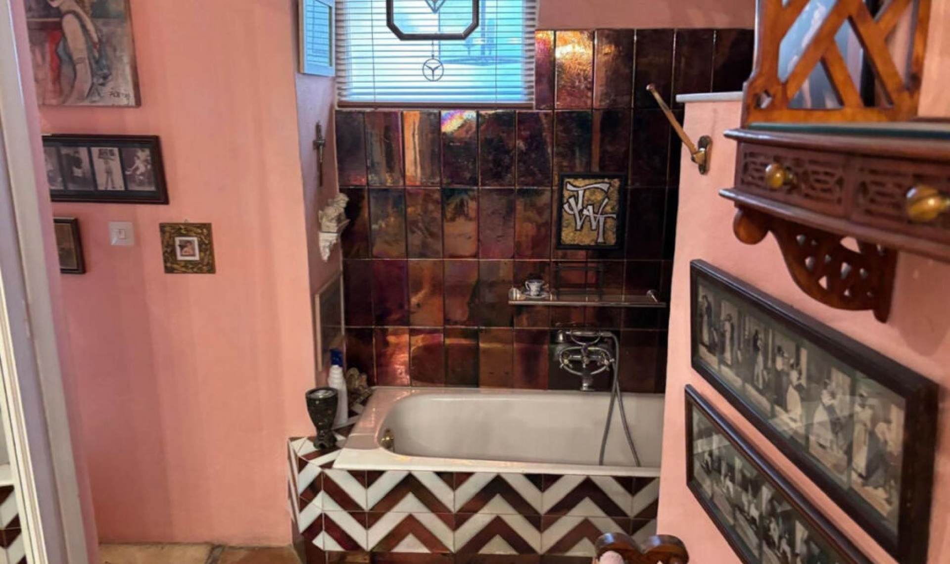 Resale - House -
Estepona