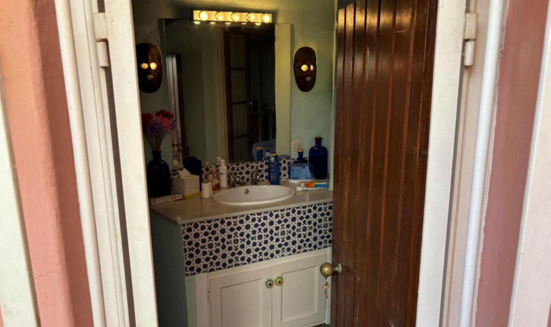 Resale - House -
Estepona