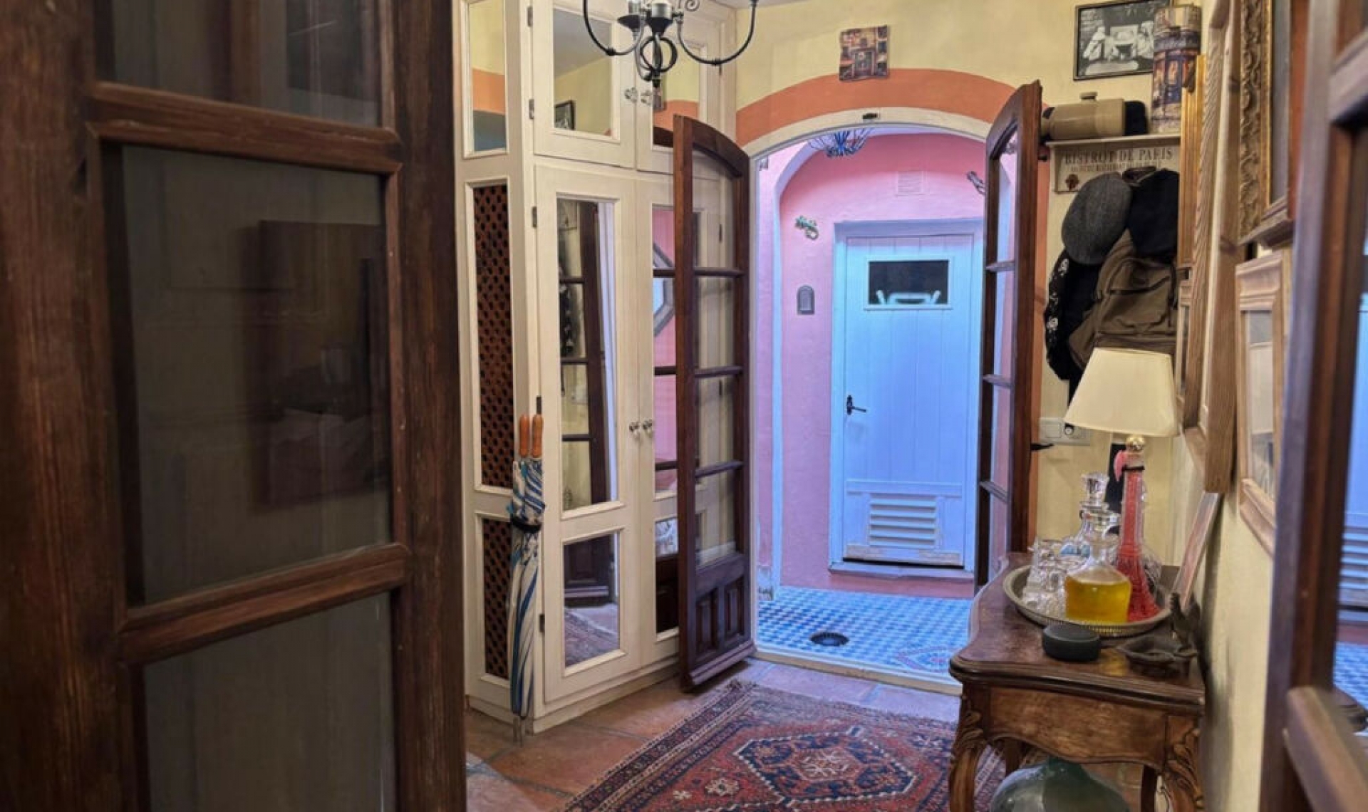 Resale - House -
Estepona