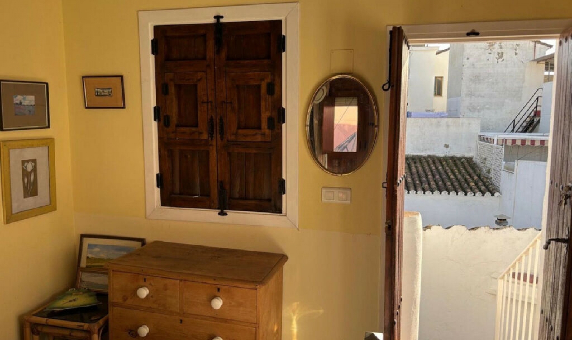 Resale - House -
Estepona