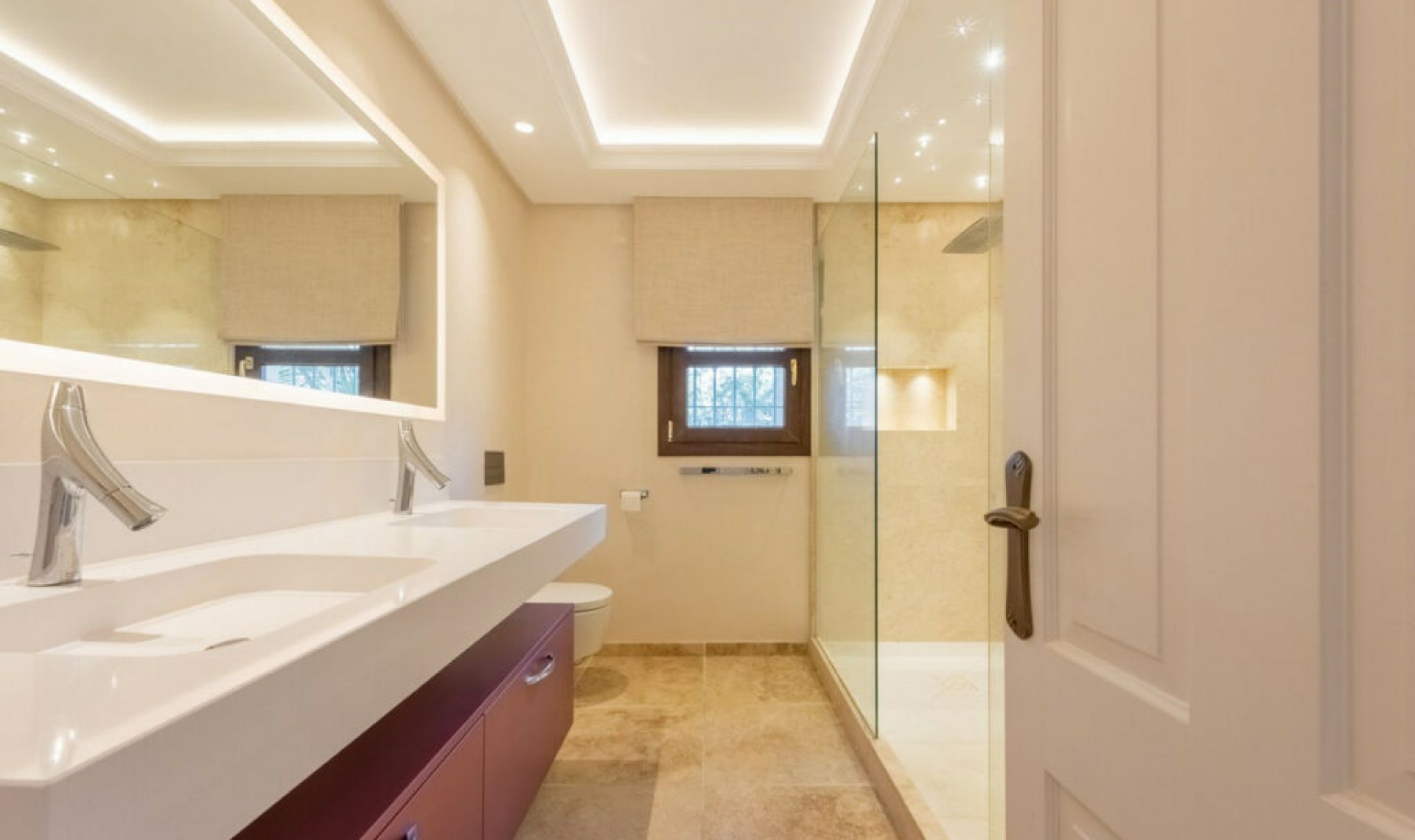 Resale - House -
Estepona