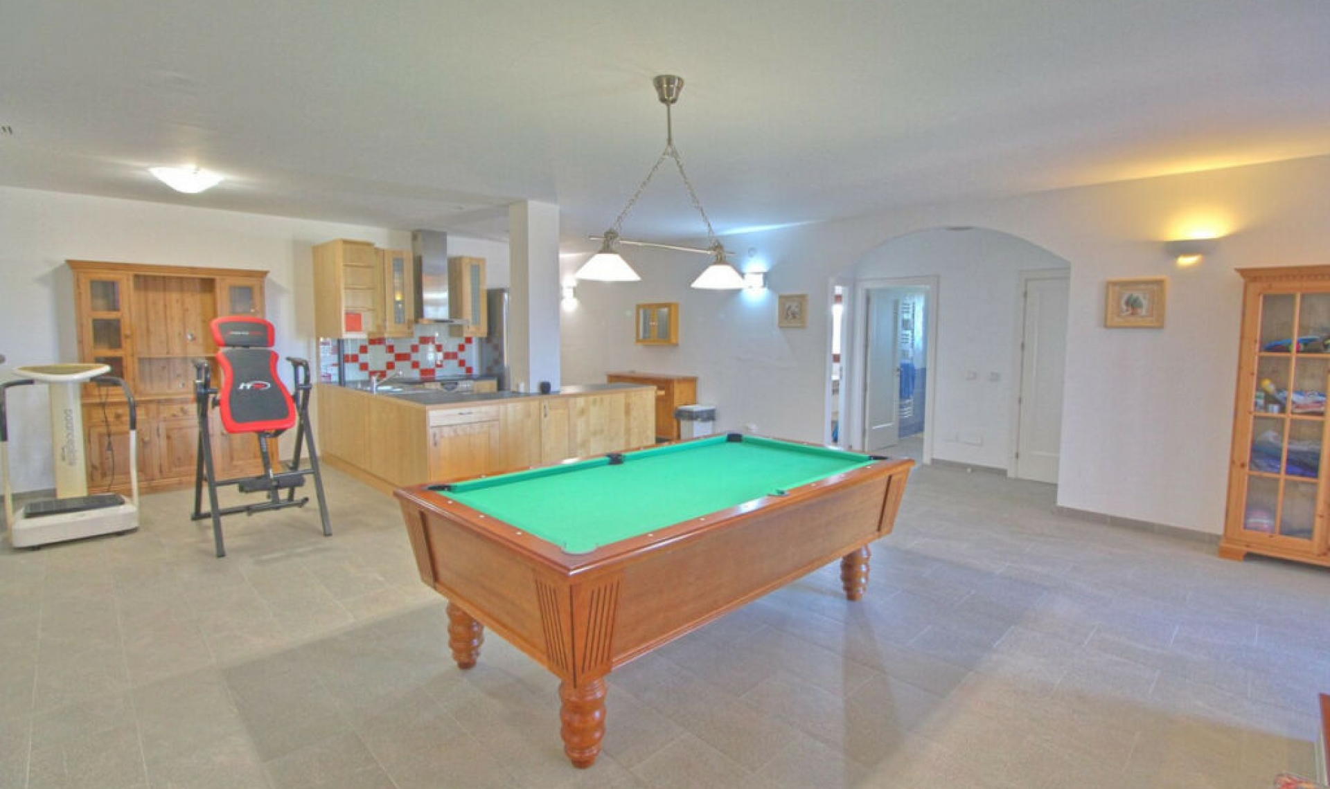 Resale - House -
Estepona