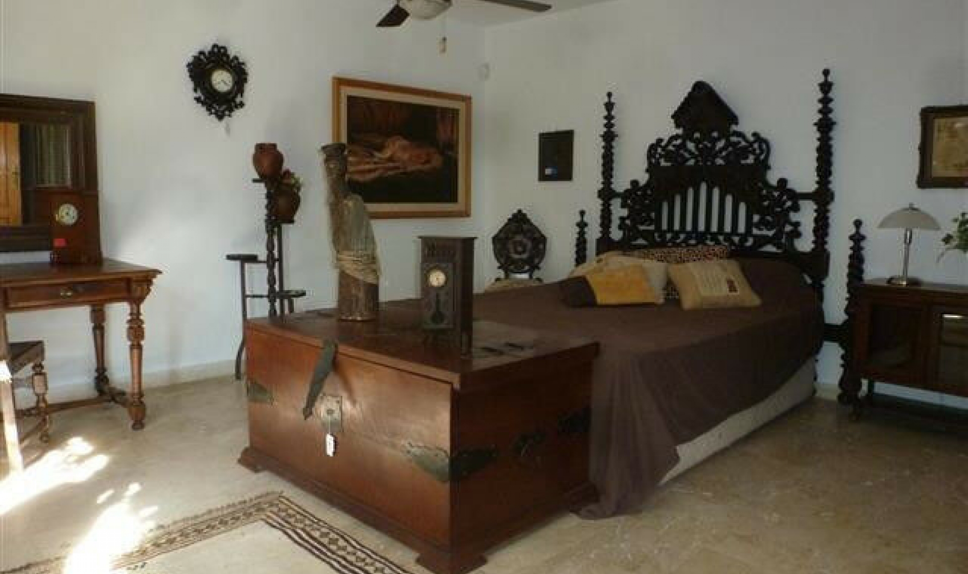 Resale - House -
Estepona