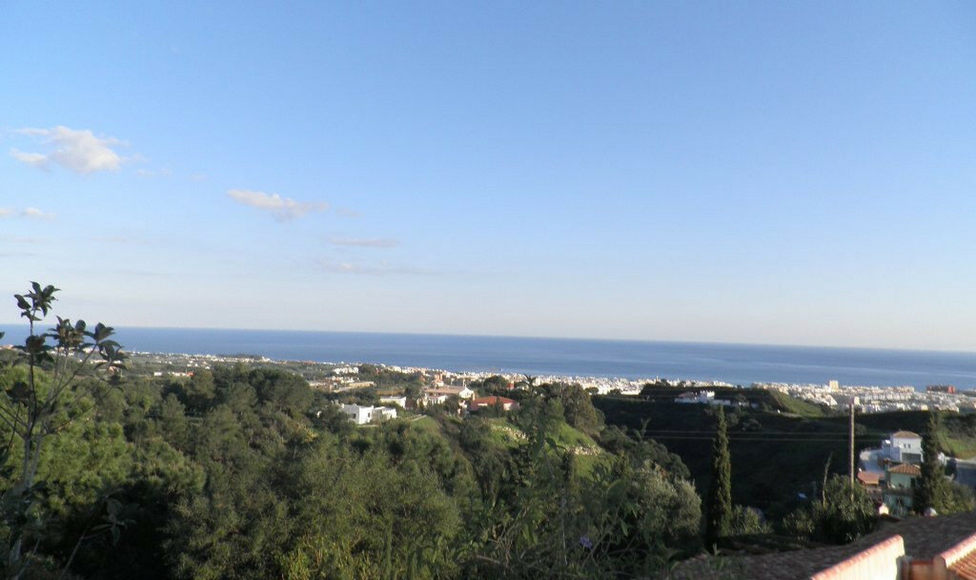 Resale - House -
Estepona