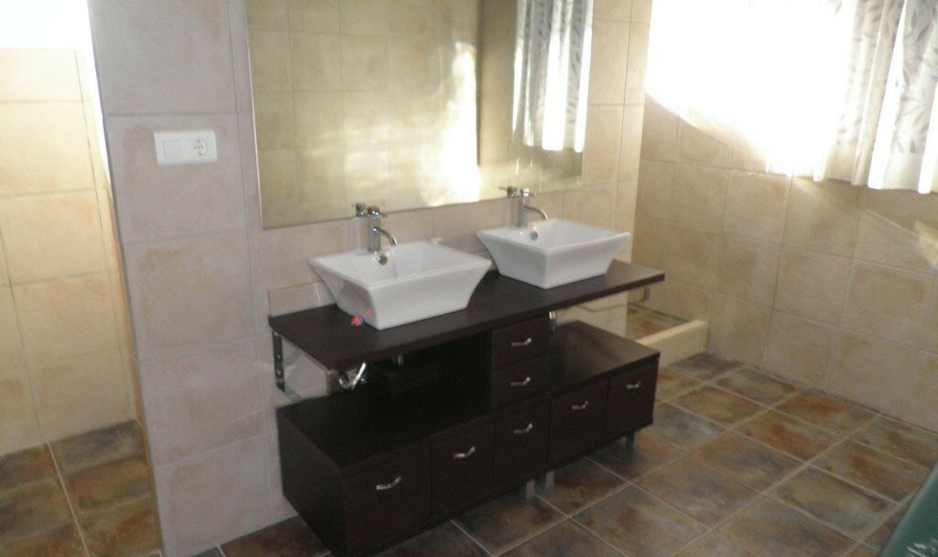 Resale - House -
Estepona