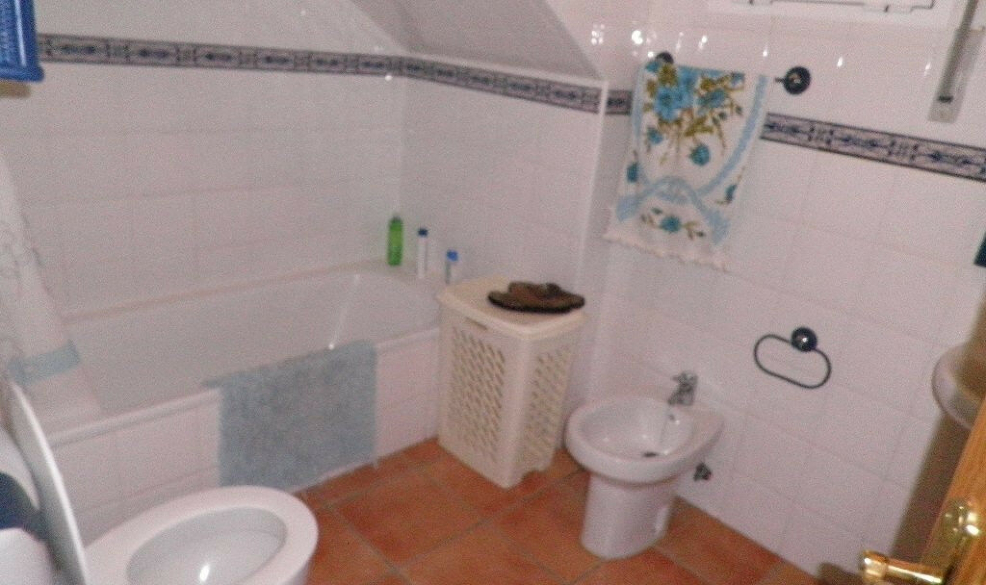 Resale - House -
Estepona