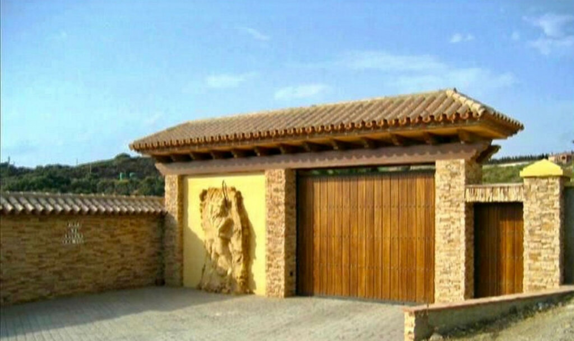 Resale - House -
Estepona