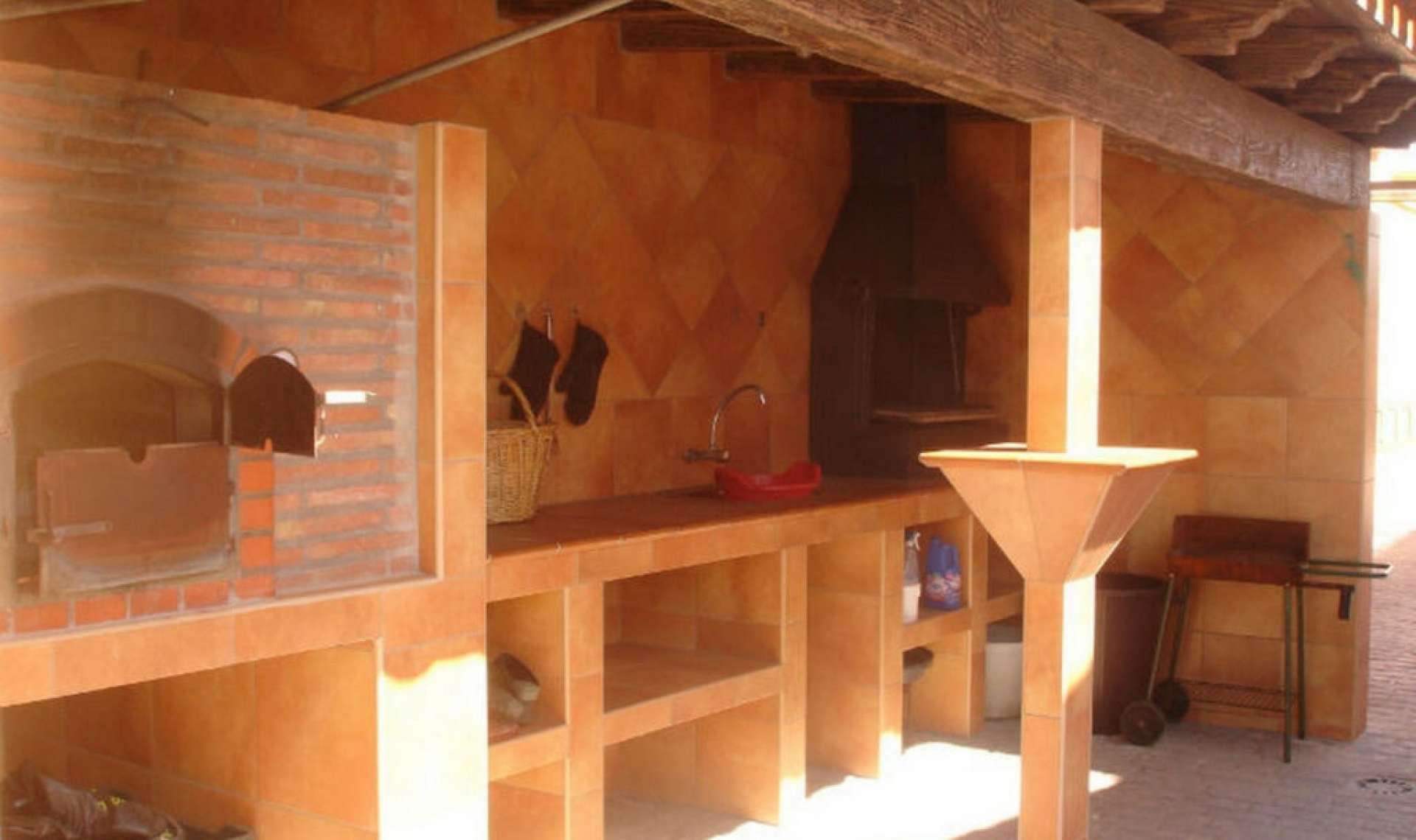 Resale - House -
Estepona