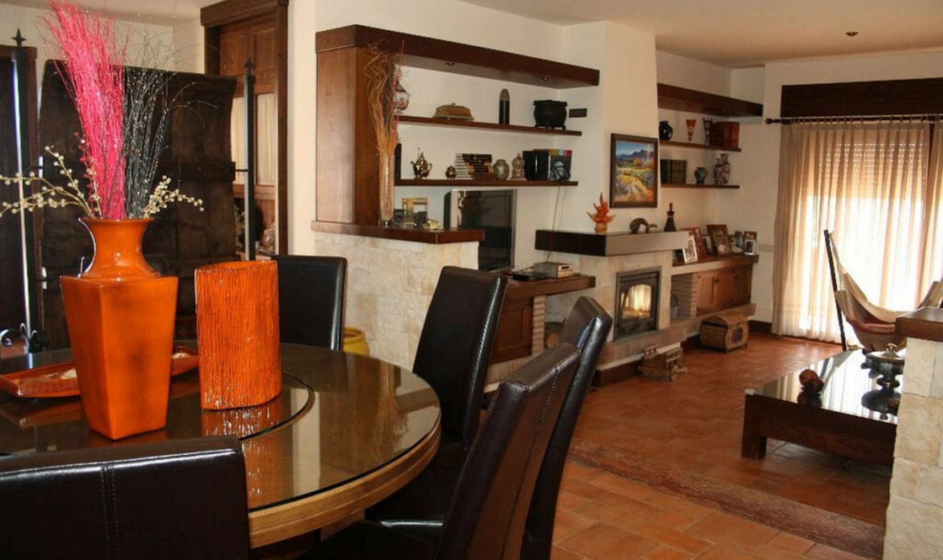 Resale - House -
Estepona