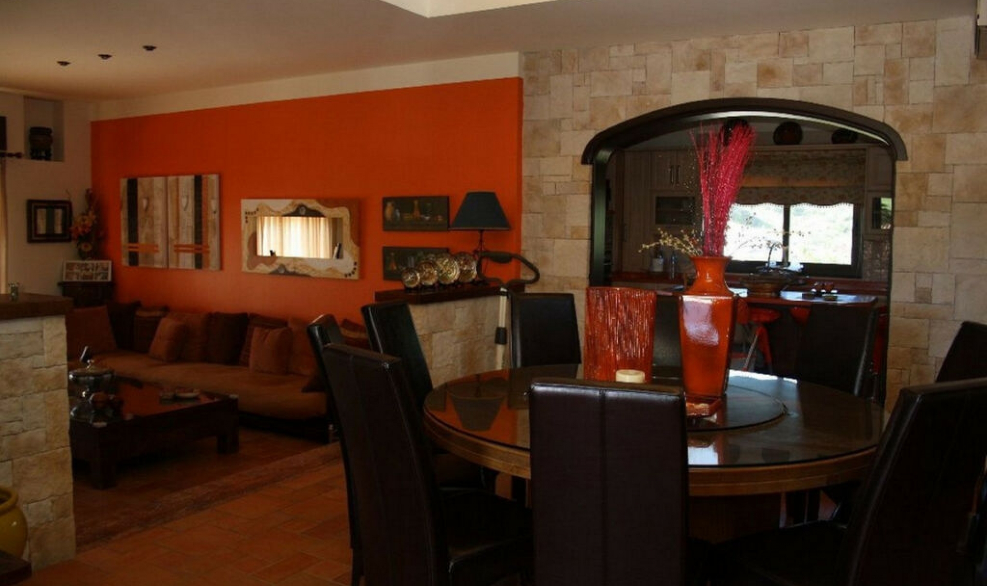 Resale - House -
Estepona