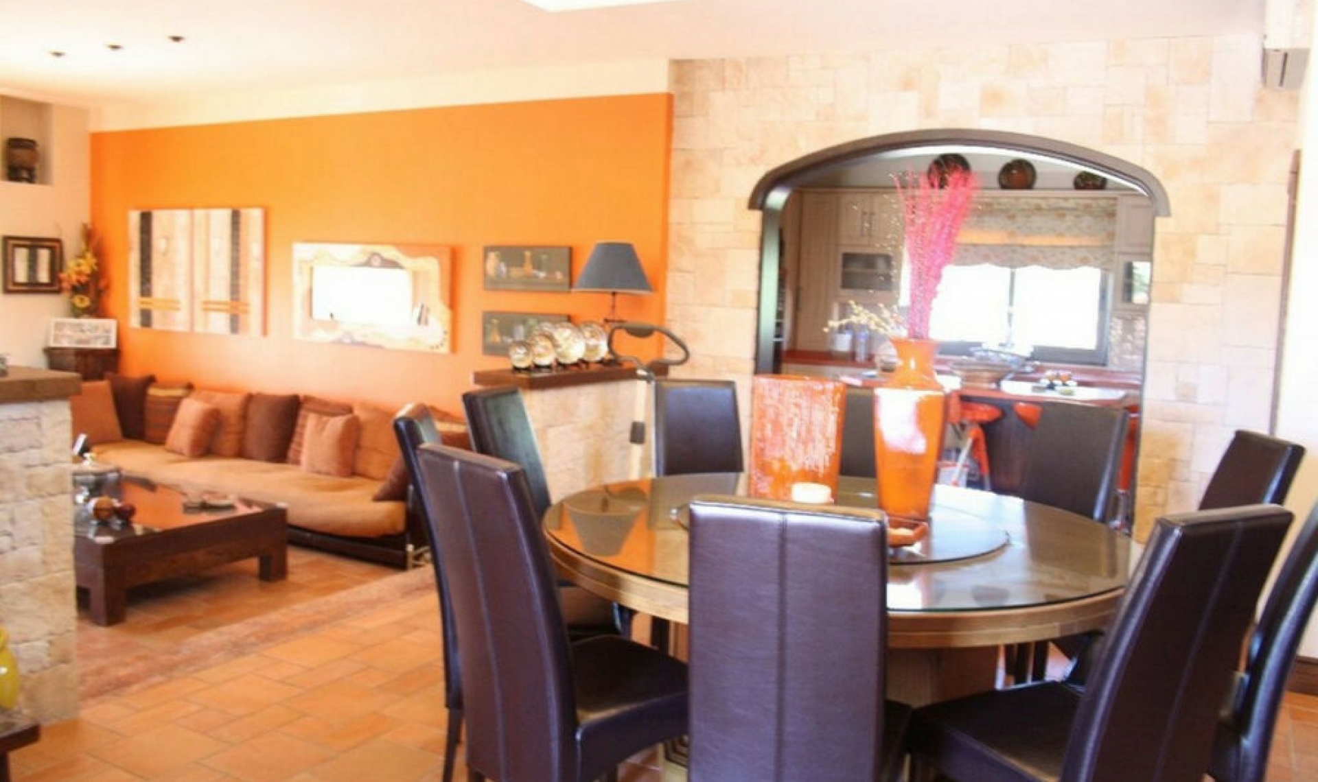 Resale - House -
Estepona