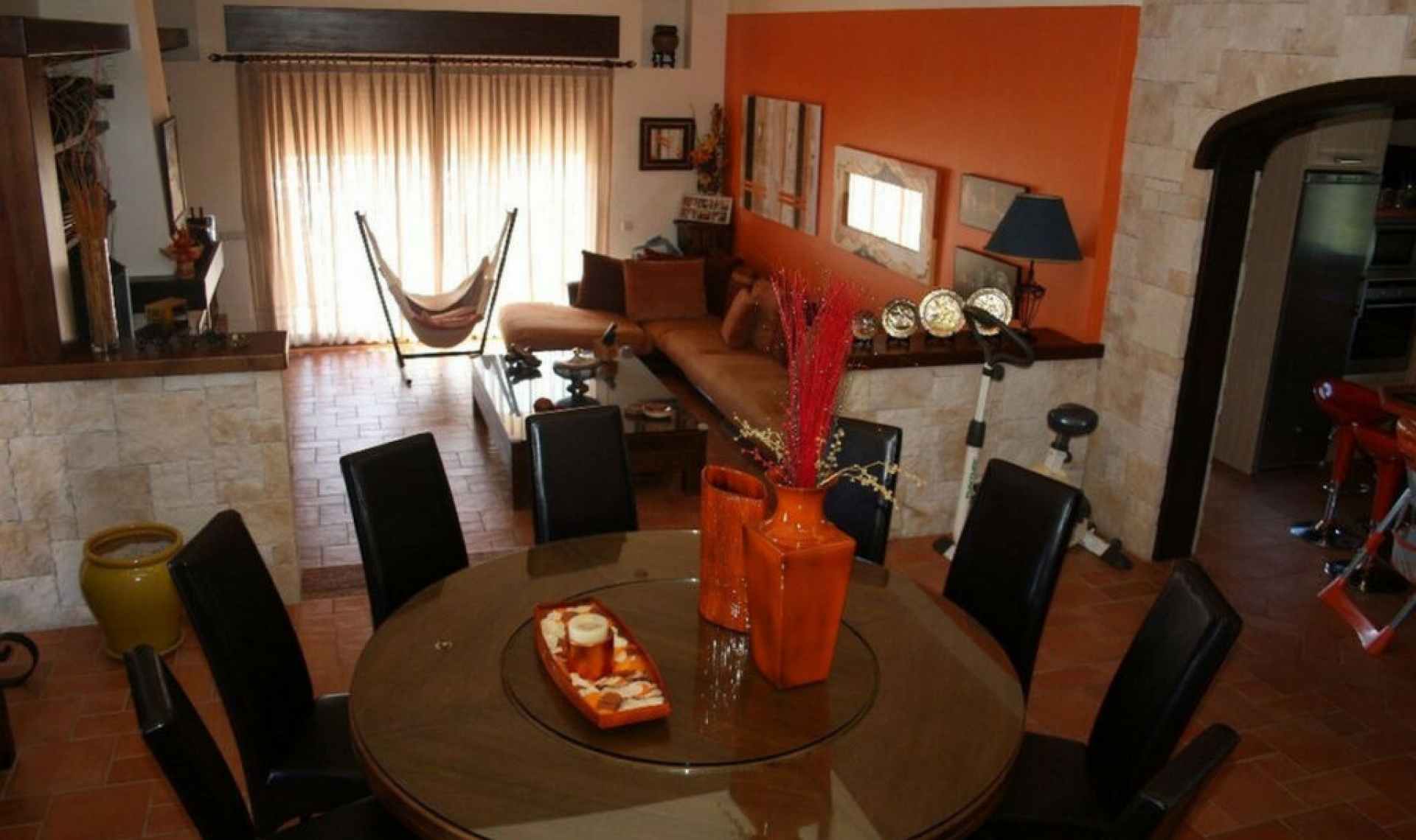 Resale - House -
Estepona