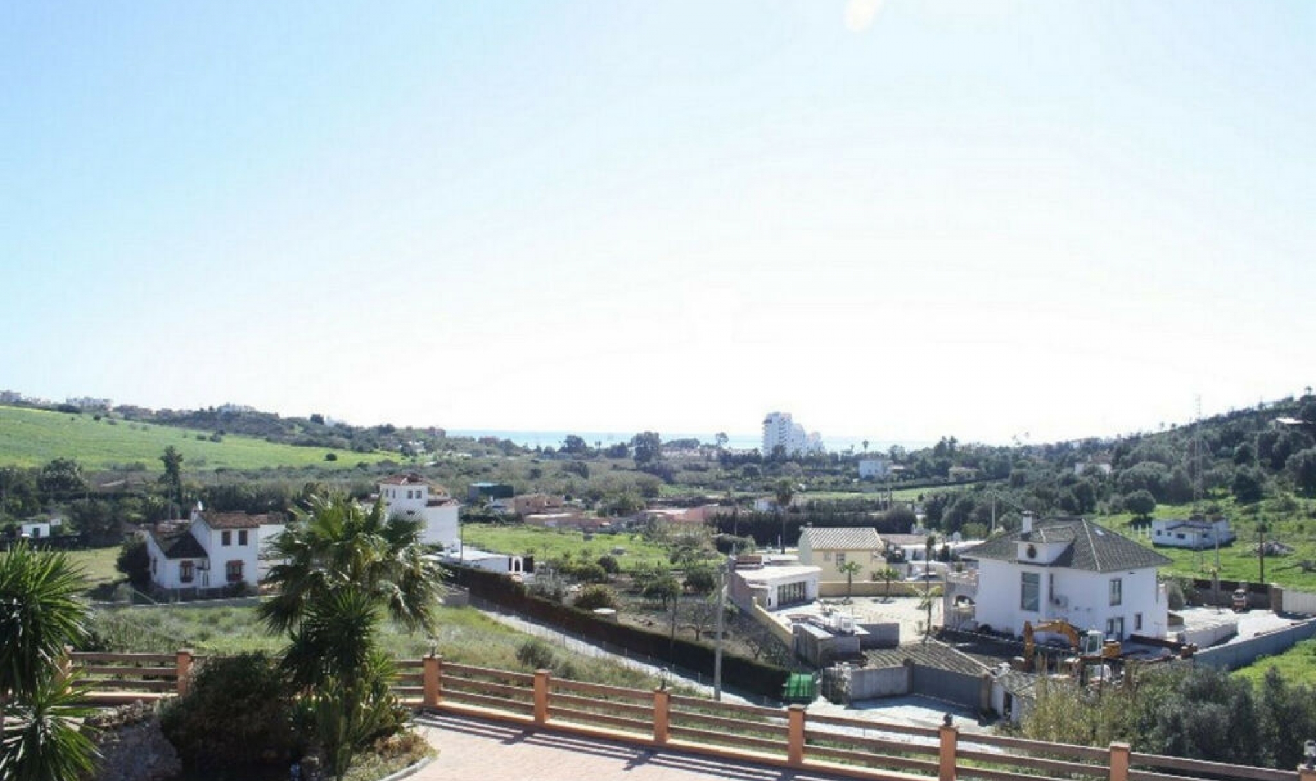 Resale - House -
Estepona