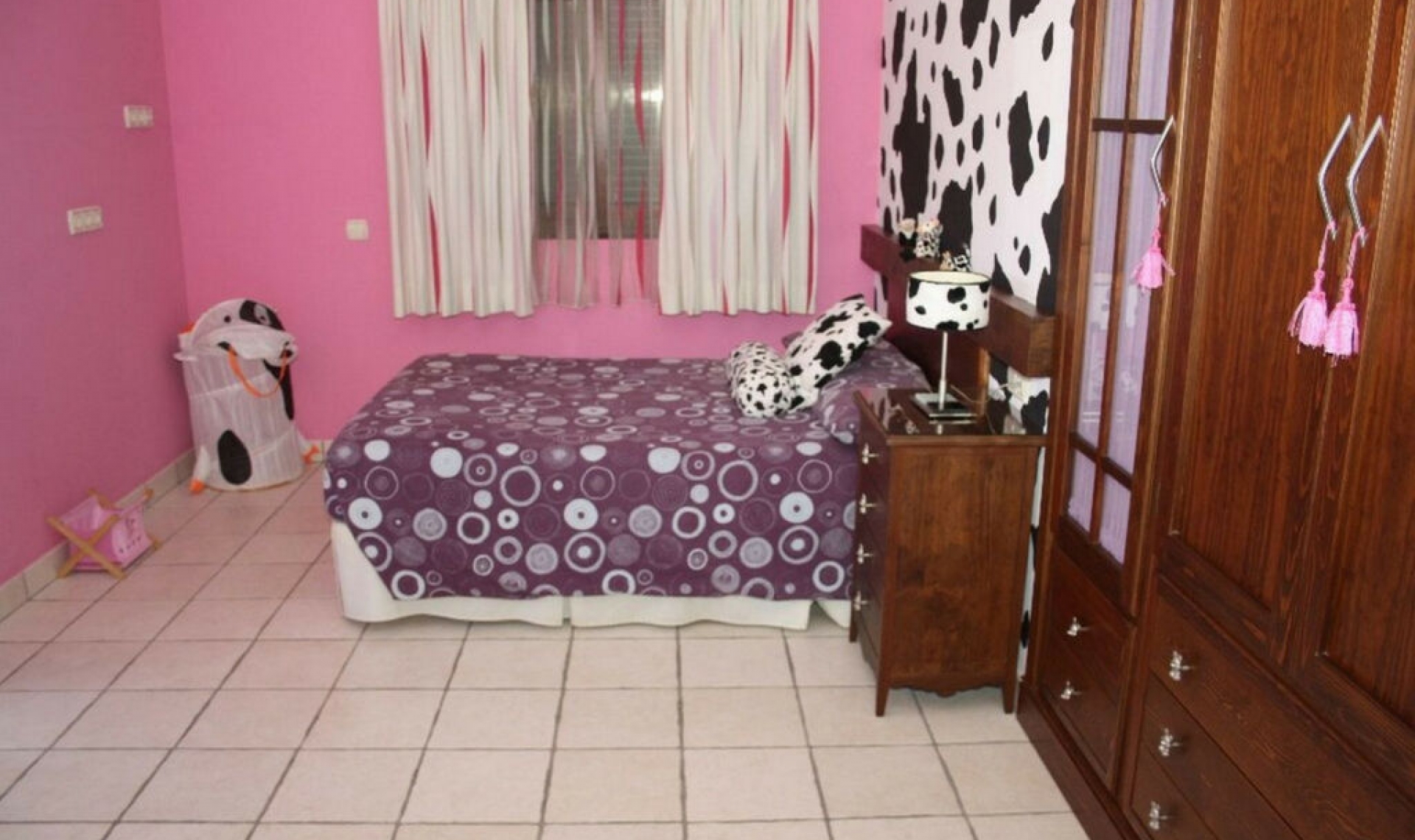 Resale - House -
Estepona