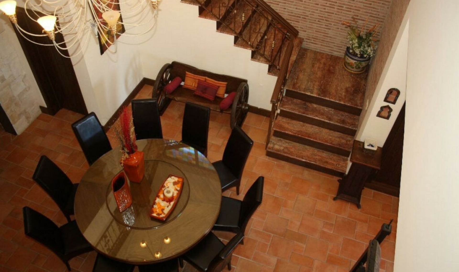 Resale - House -
Estepona
