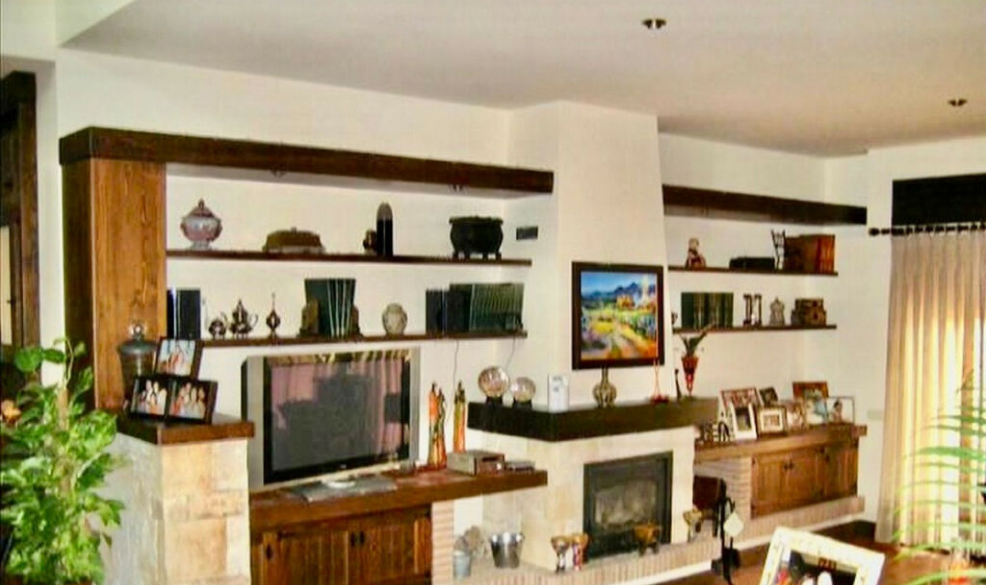 Resale - House -
Estepona