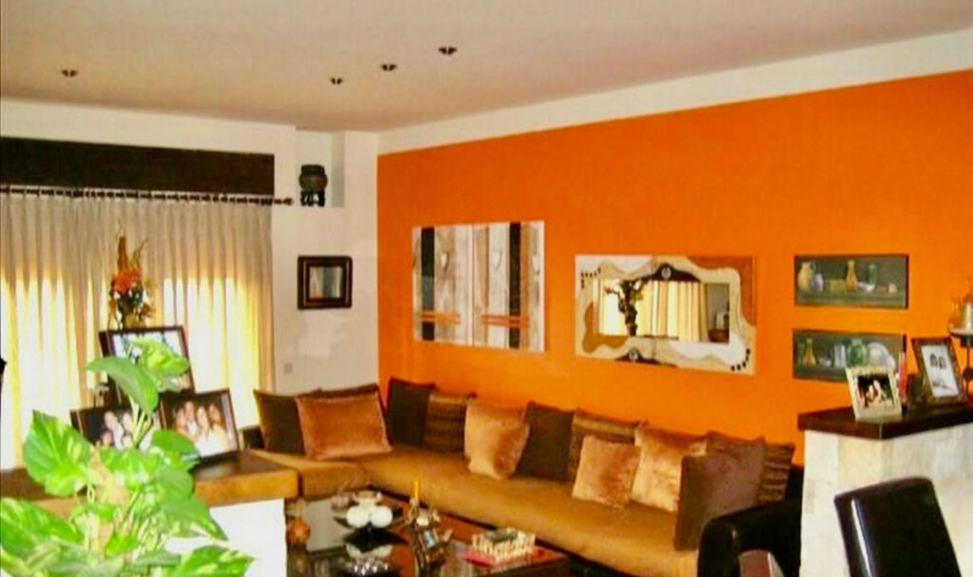 Resale - House -
Estepona