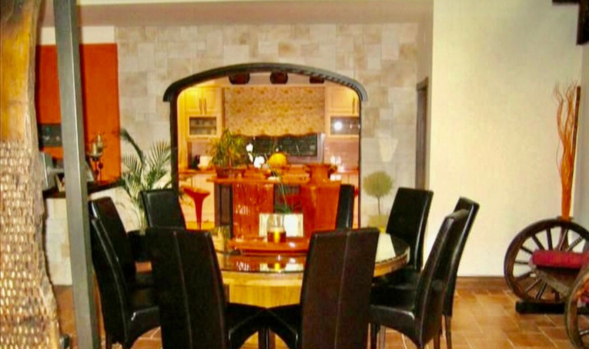 Resale - House -
Estepona