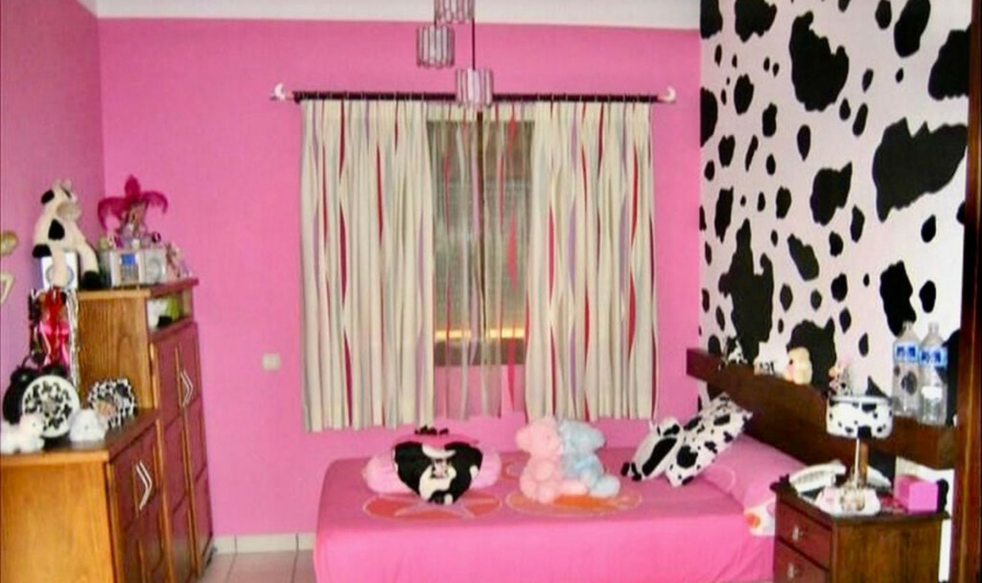 Resale - House -
Estepona