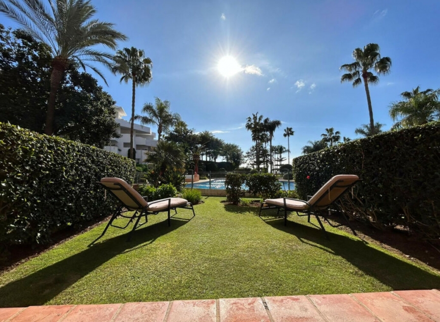 Resale - House -
Estepona