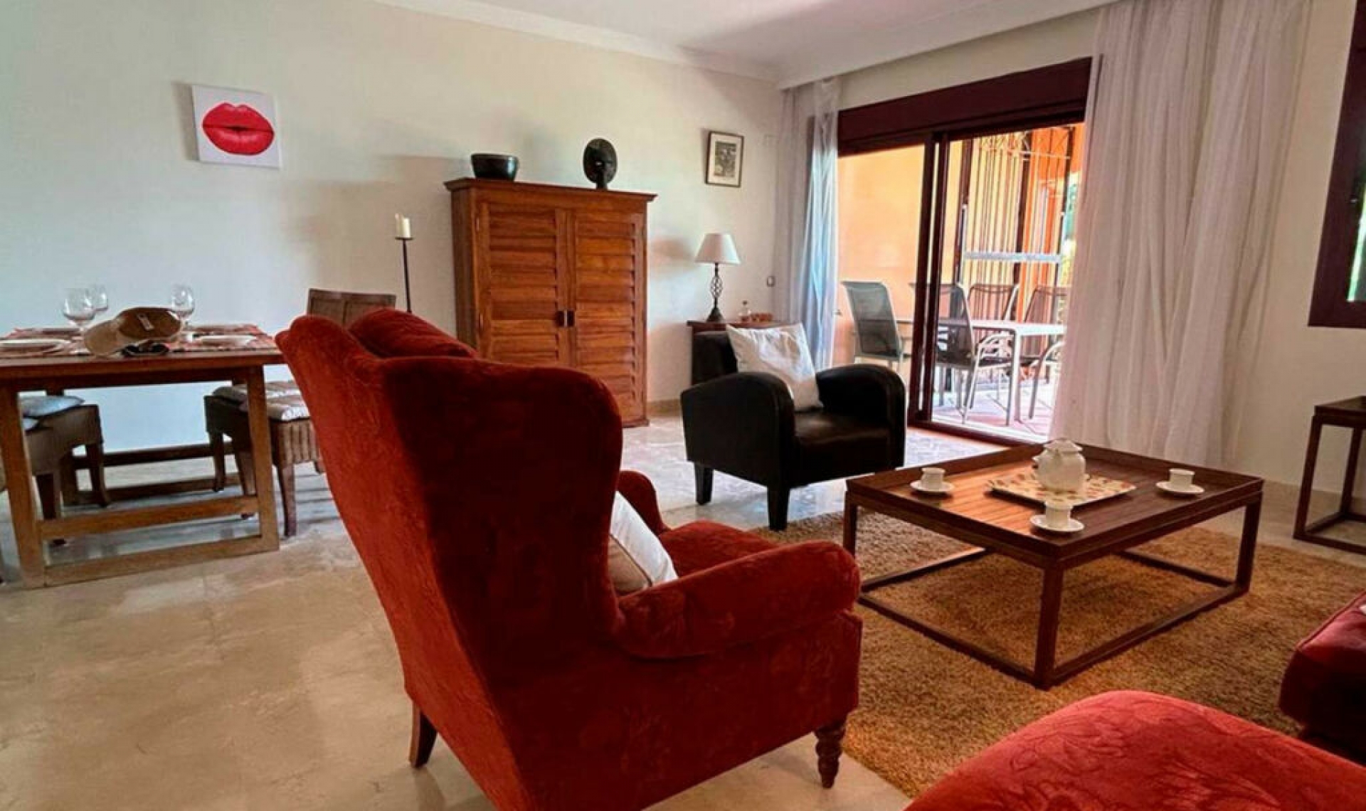 Resale - House -
Estepona