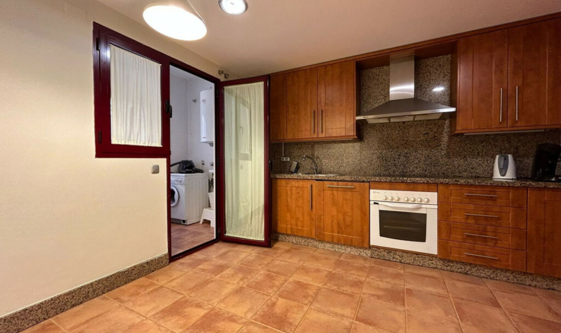 Resale - House -
Estepona