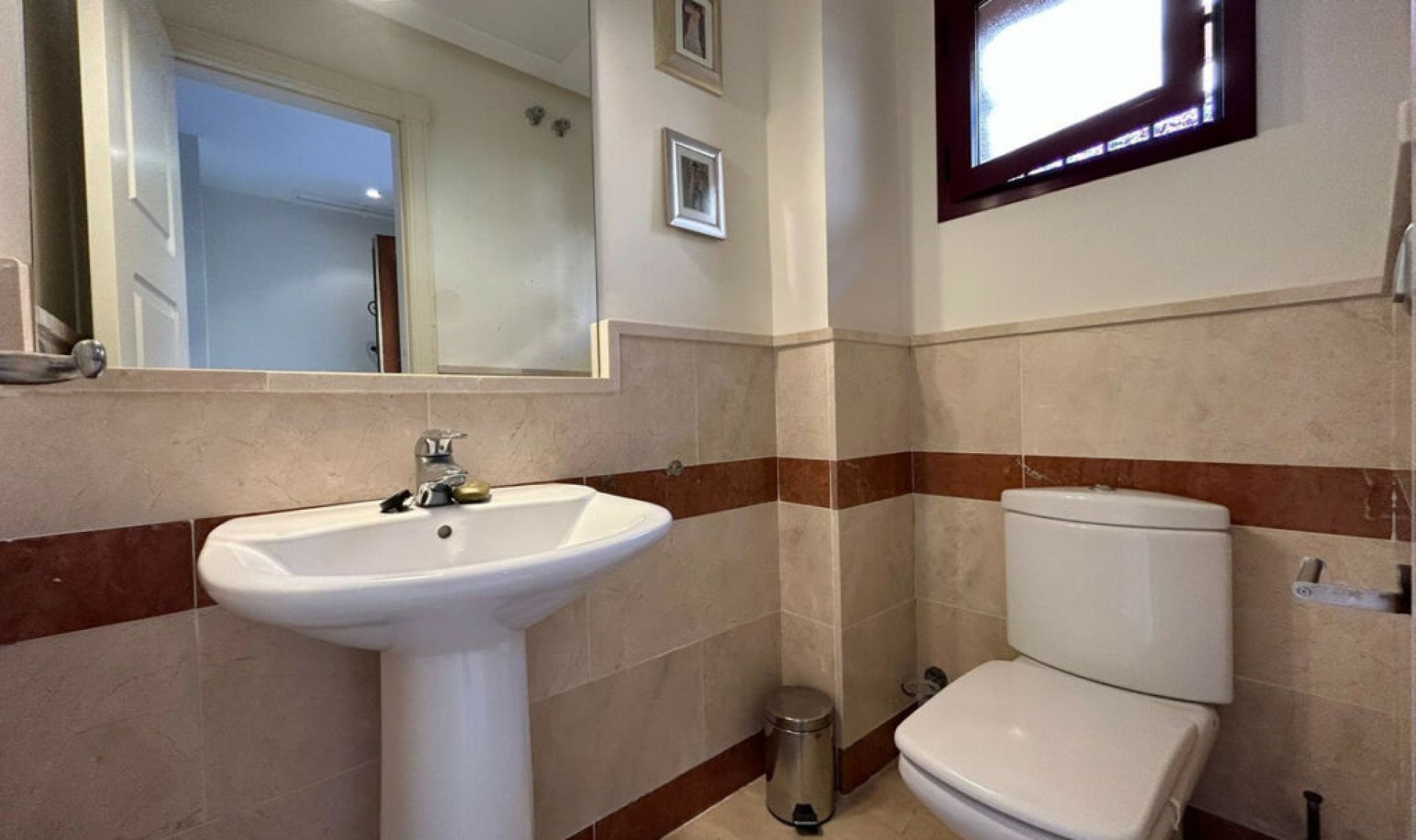 Resale - House -
Estepona