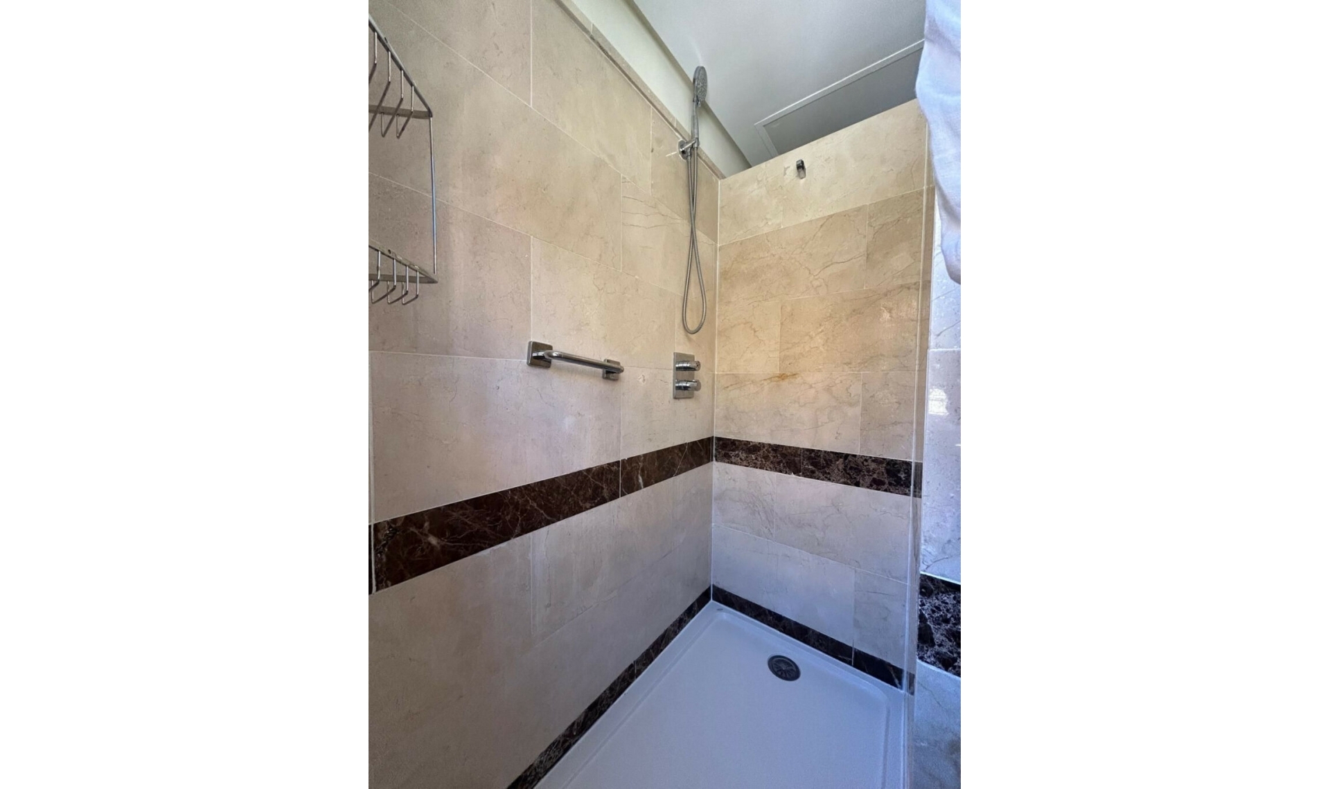 Resale - House -
Estepona