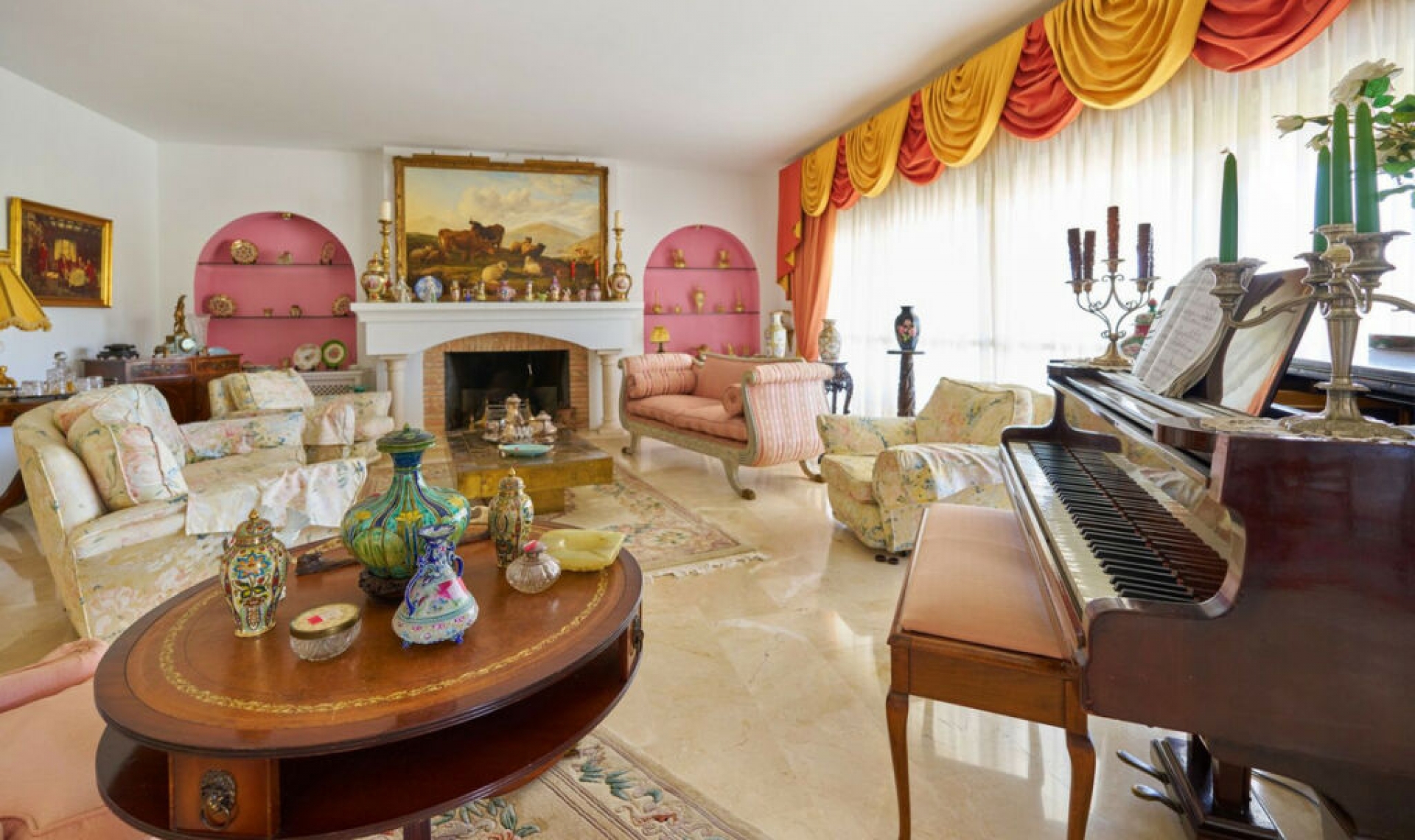 Resale - House -
Estepona