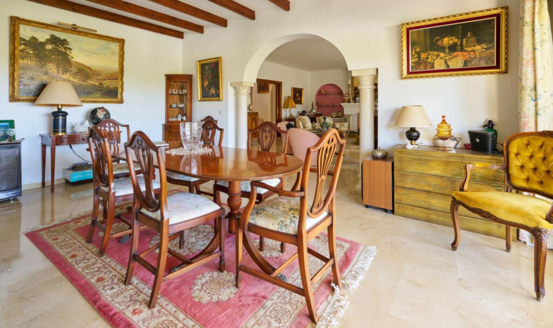 Resale - House -
Estepona