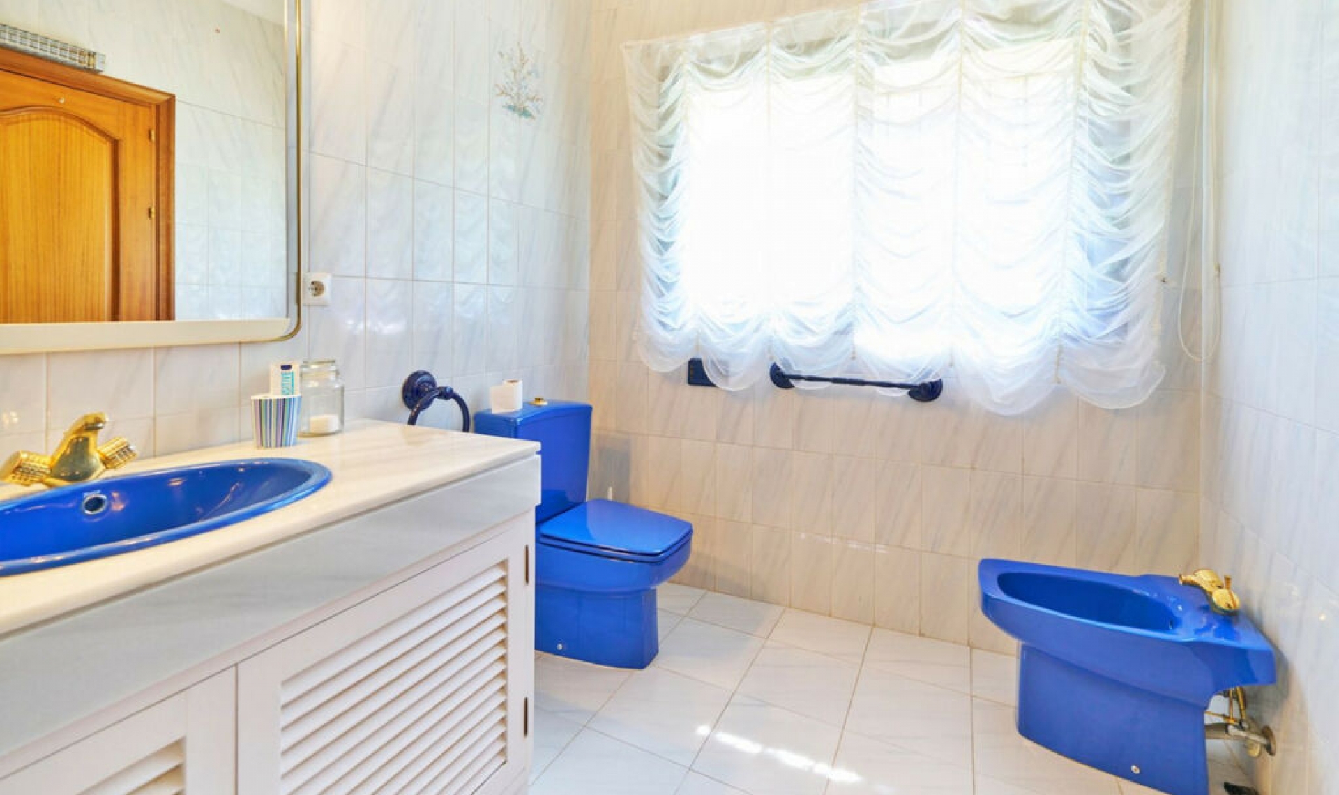 Resale - House -
Estepona