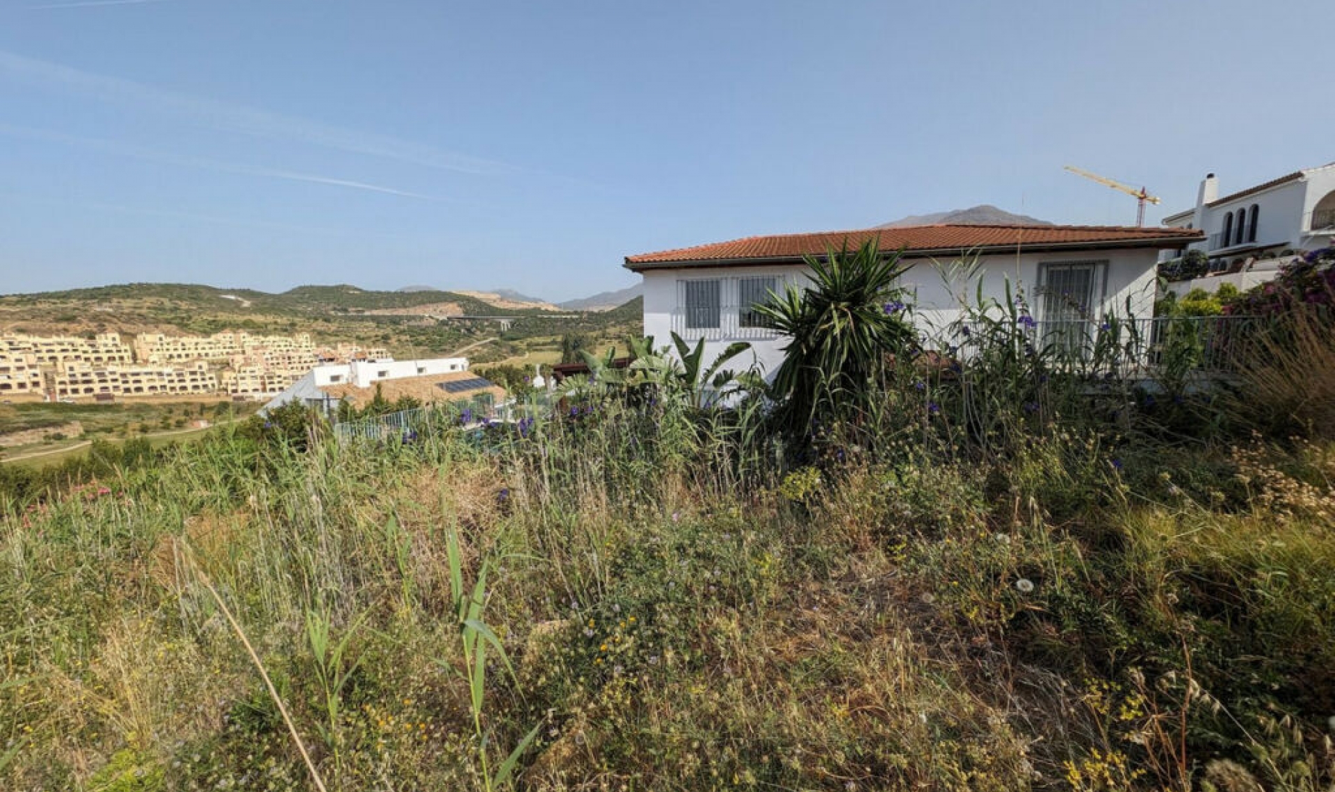 Resale - House -
Estepona