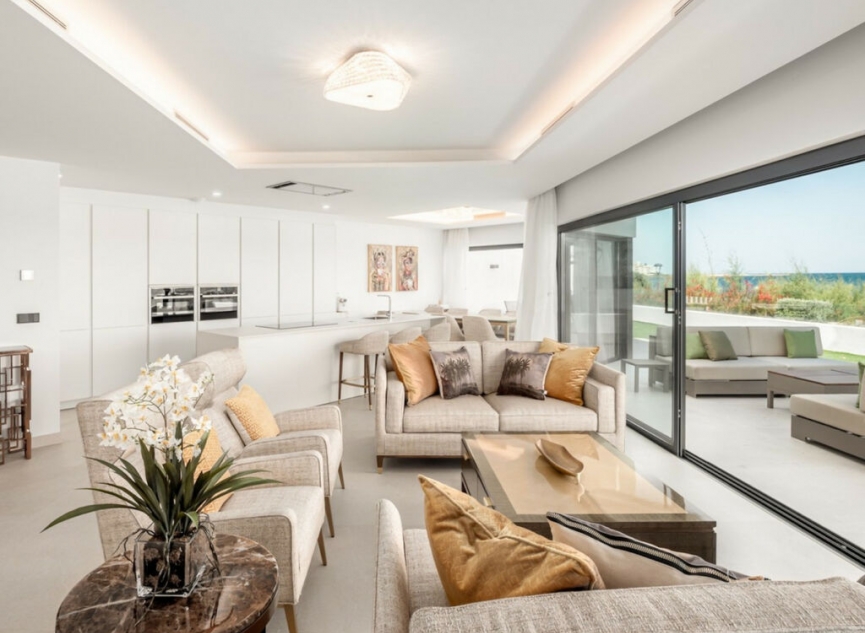 Resale - House -
Estepona