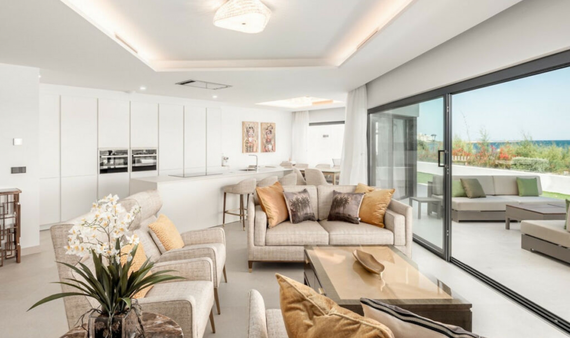 Resale - House -
Estepona