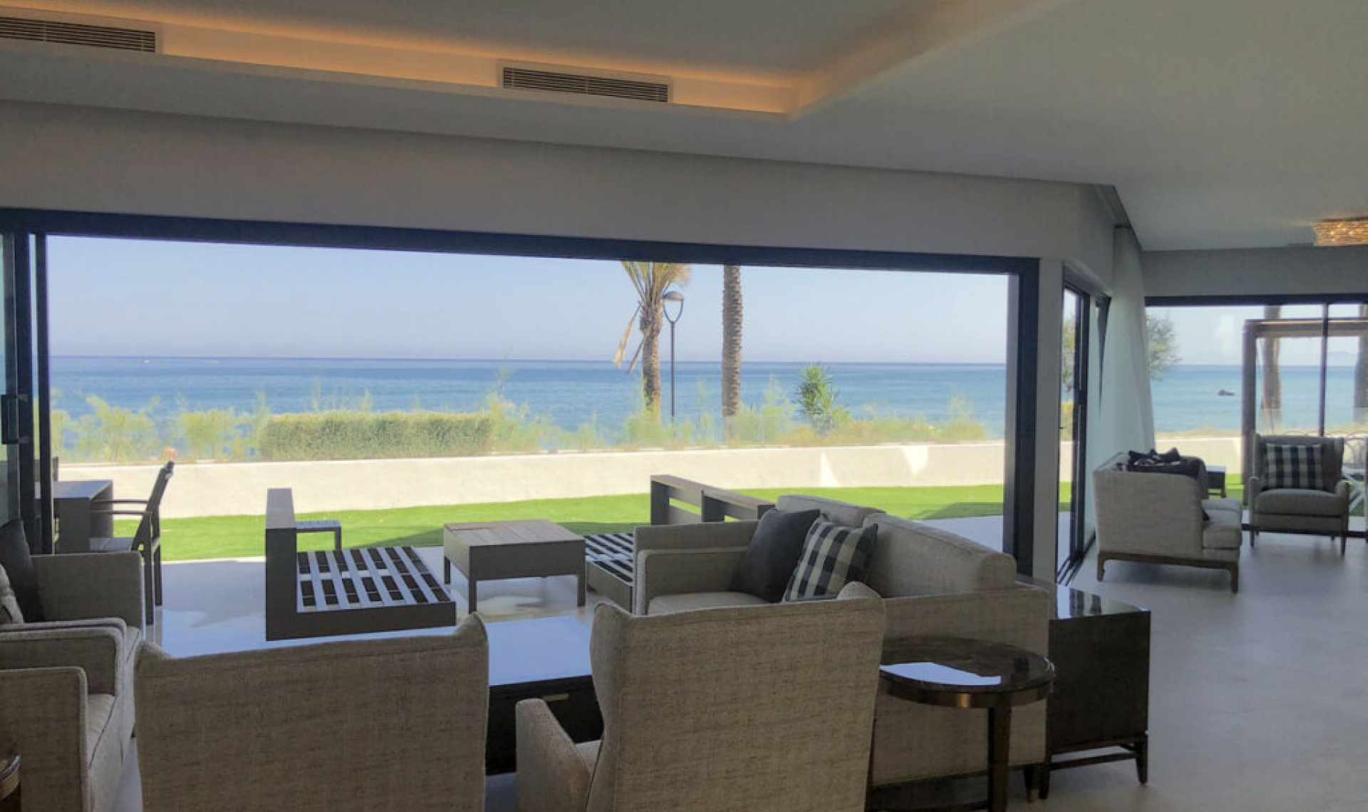 Resale - House -
Estepona