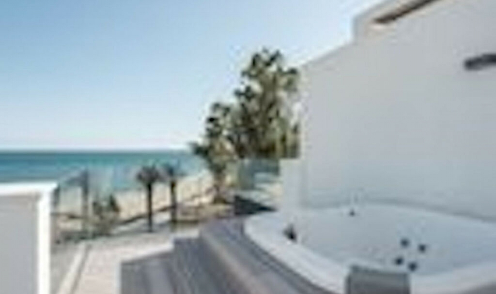 Resale - House -
Estepona