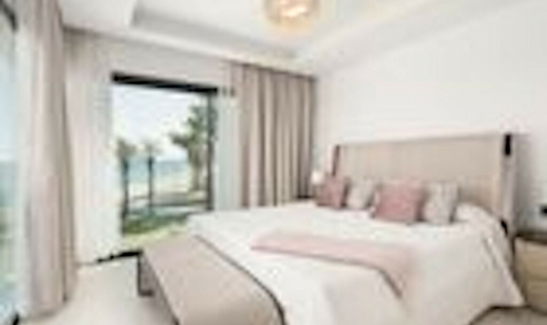 Resale - House -
Estepona