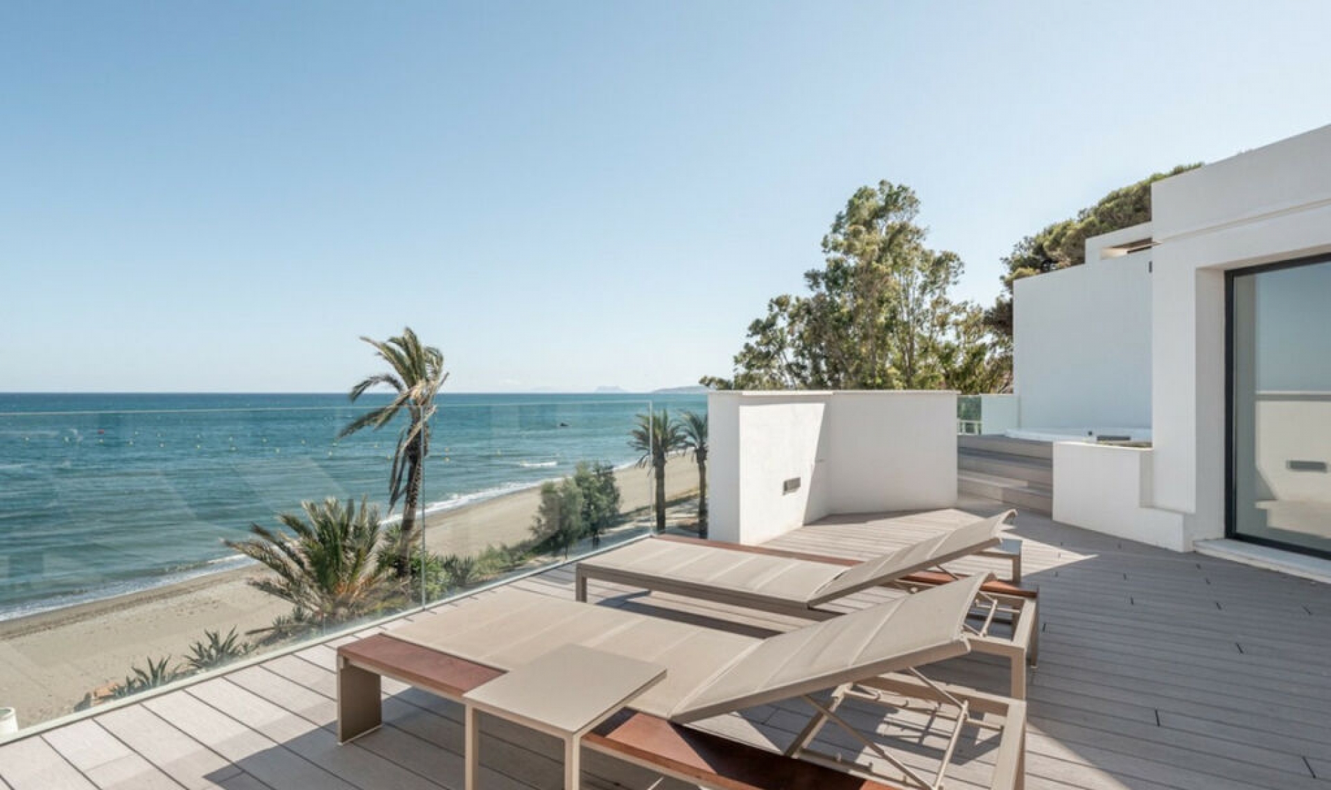 Resale - House -
Estepona