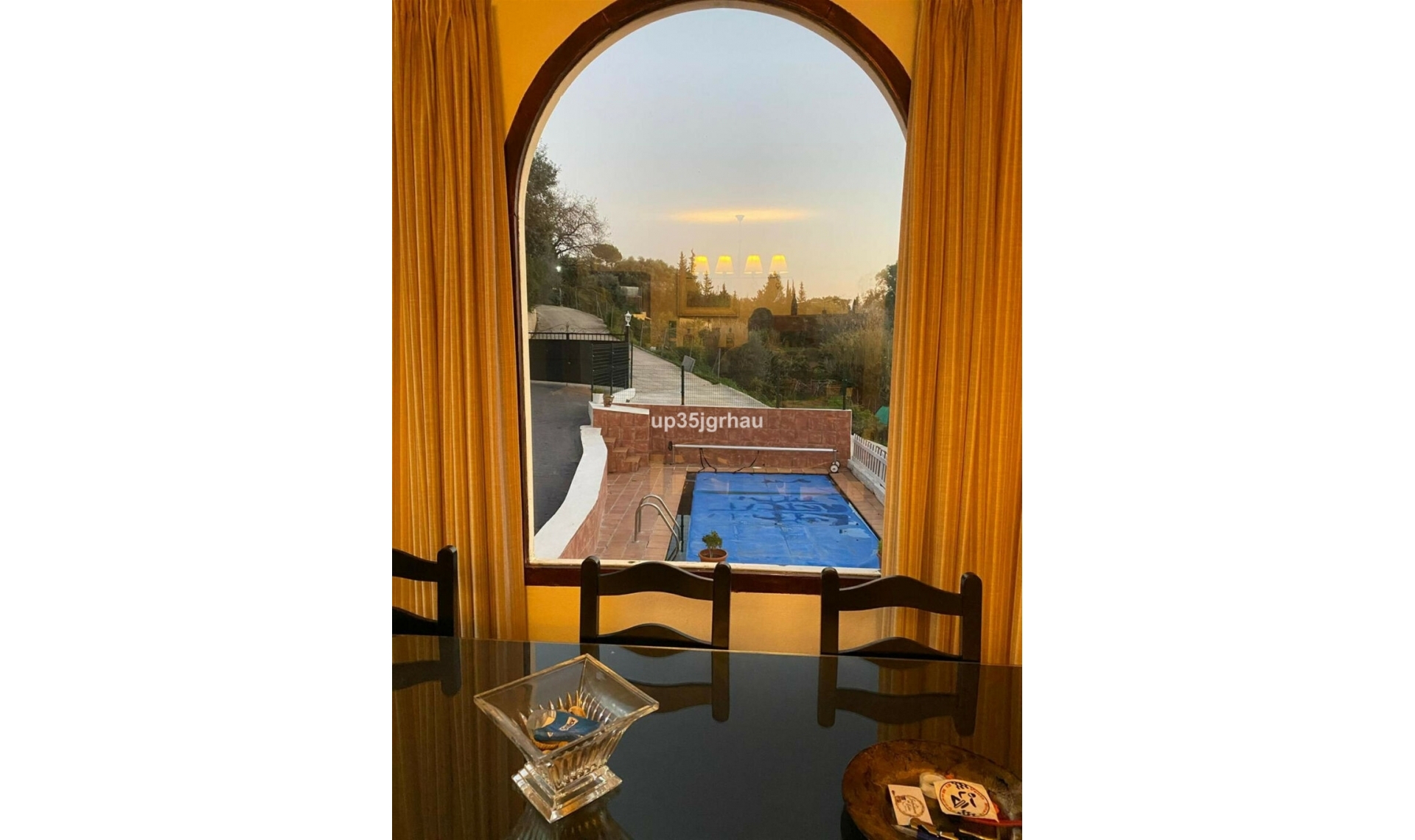 Resale - House -
Estepona