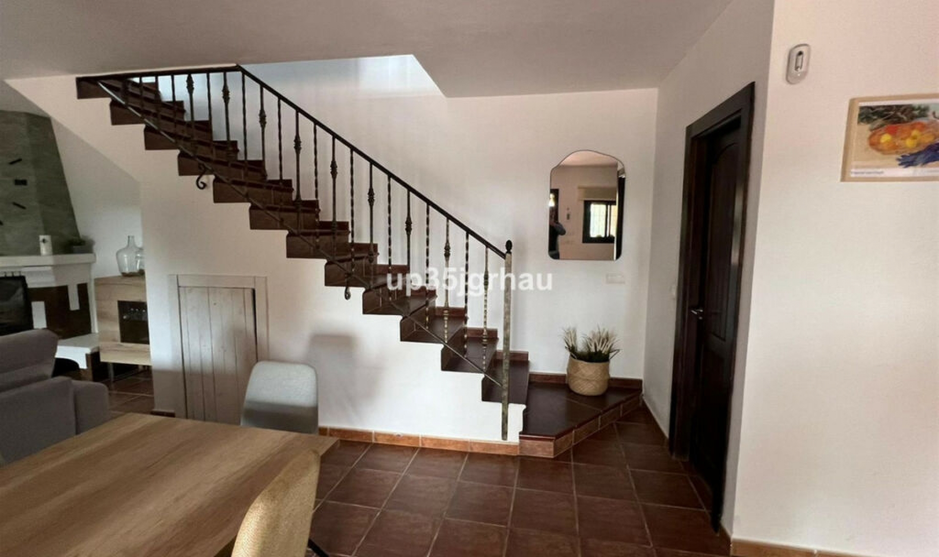 Resale - House -
Estepona