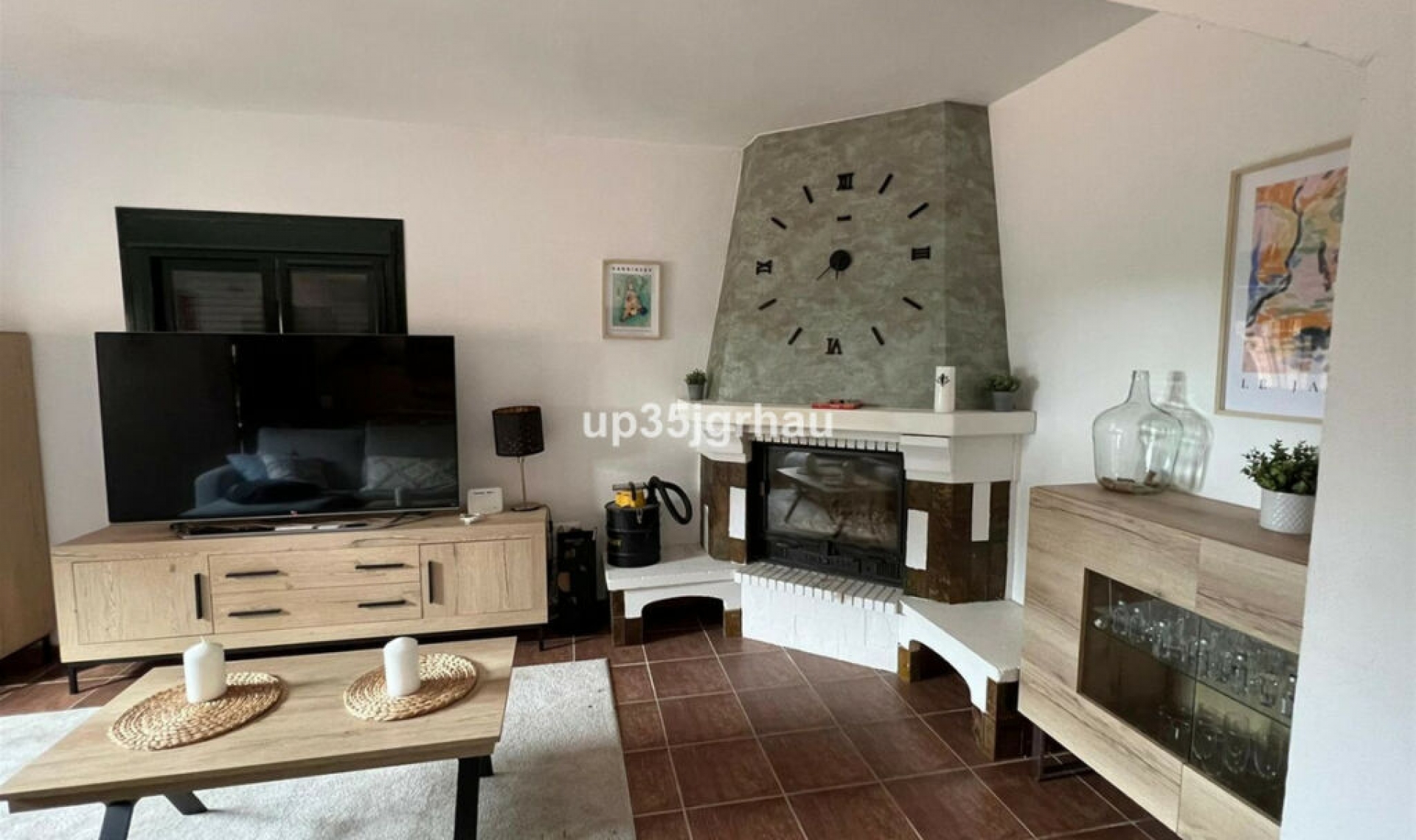 Resale - House -
Estepona