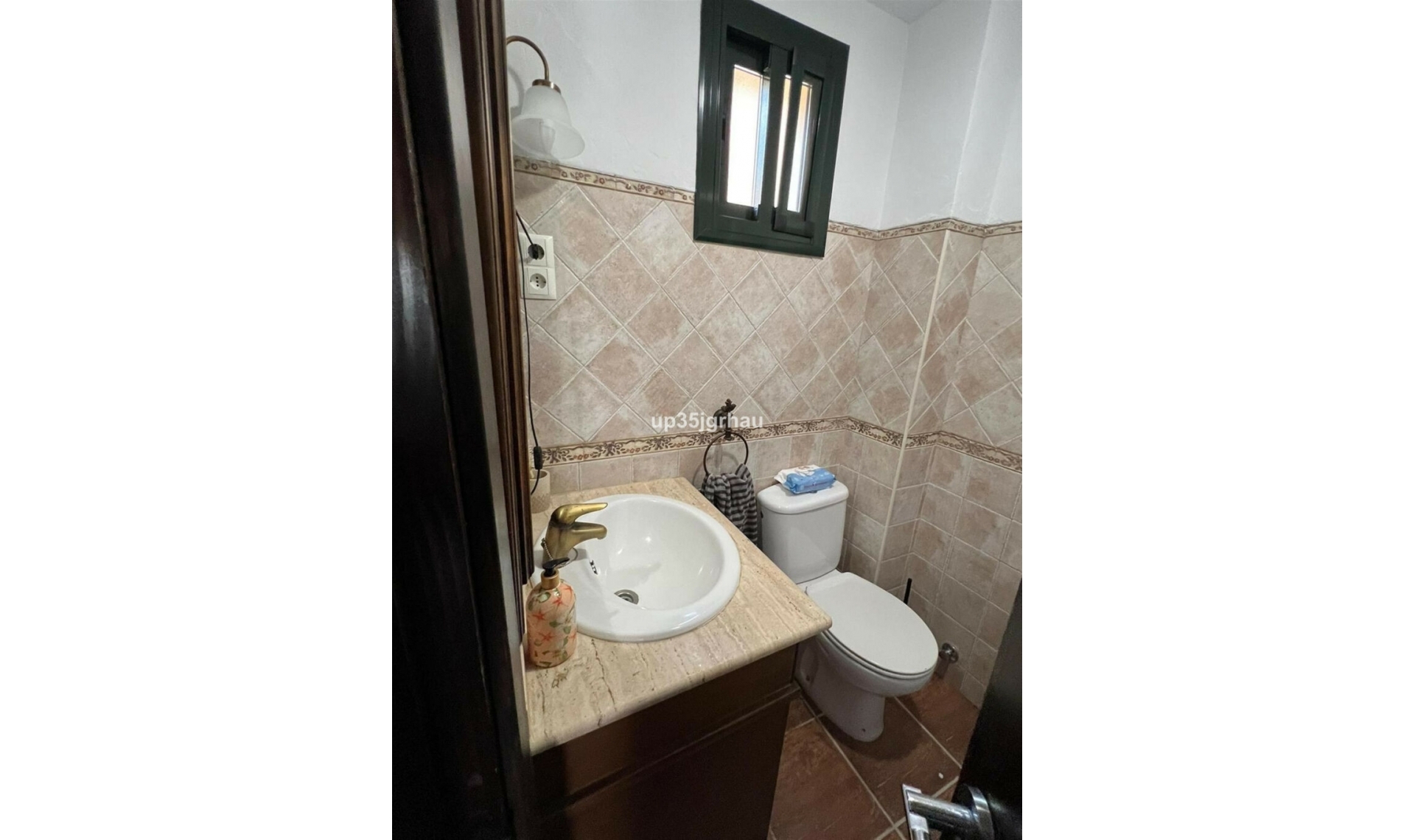 Resale - House -
Estepona